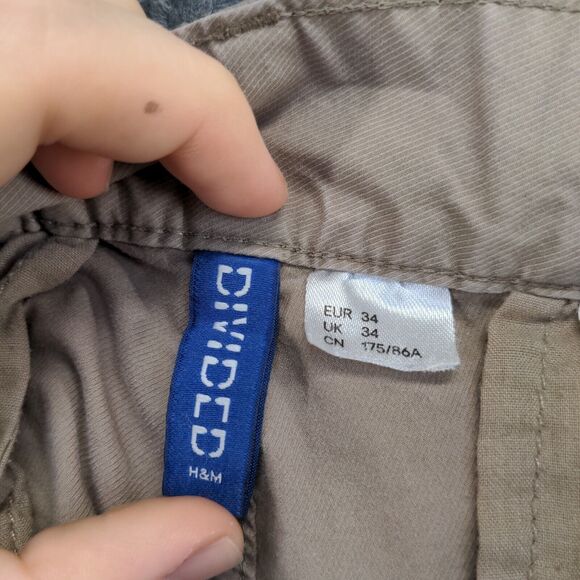 Divided H&M Men's Cargo Pants Tan Size 34 Flat Front Multi-Pocket Tapered Leg - Picture 9 of 12